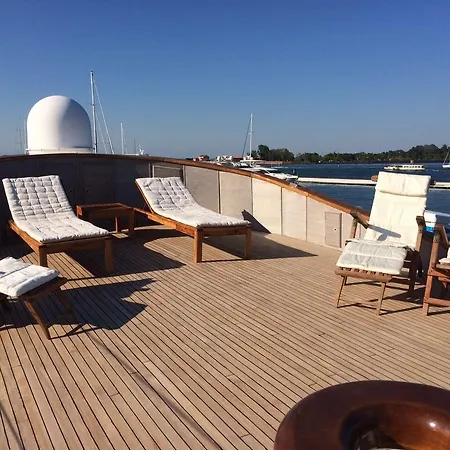 Tekne Yacht Bert Venezia 5*
