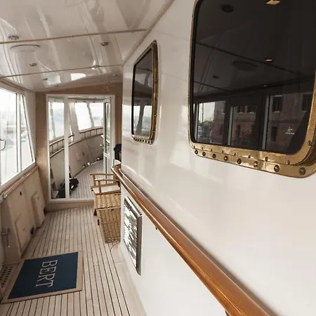 Yacht Bert Venezia 5* Venedik
