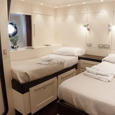 Tekne Yacht Bert Venezia 5*