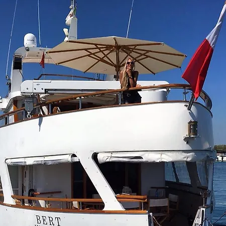 Tekne Yacht Bert Venezia 5*