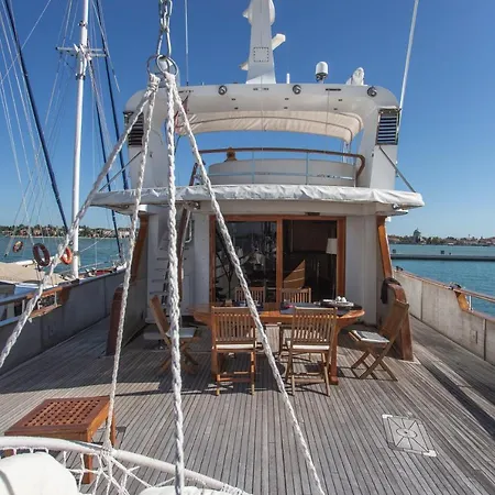 Yacht Bert Venezia 5* Venezia