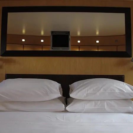 Yacht Bert Venezia Botel 5*