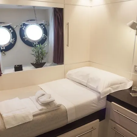 Botel Yacht Bert Venezia 5*