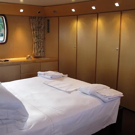 Yacht Bert Venezia Botel Benátky