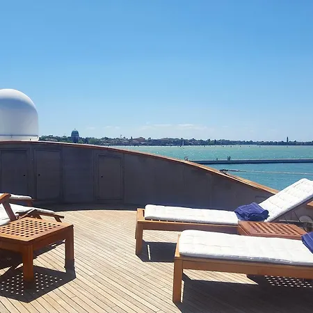 Yacht Bert Venezia Botel 5*